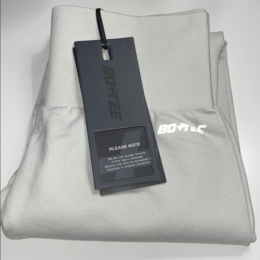 RARE Bo + Tee Gray Petite Leggings - Picture 4 of 6